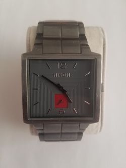 Nixon quatro