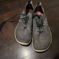 Size 44 M (EU) / 11 (US) Men's Vivobarefoot Primus Lite hoes