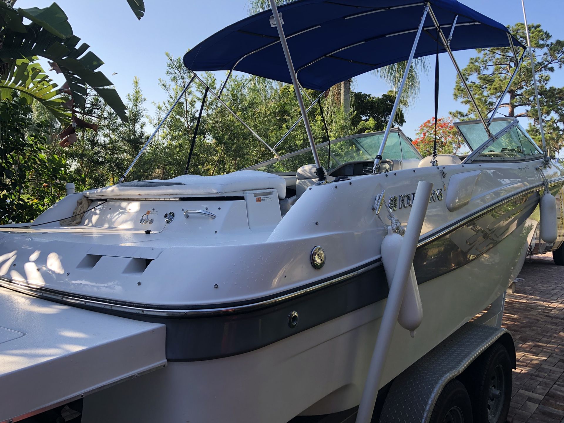 2000 Four Winns 25’8” Volvo Penta 5.7 GSI PEFS 3869009 year 2000 for