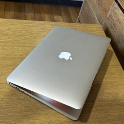 Apple MacBook Air 13” I5/8GB/256GB SSD $180