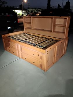 BEDROOM SET