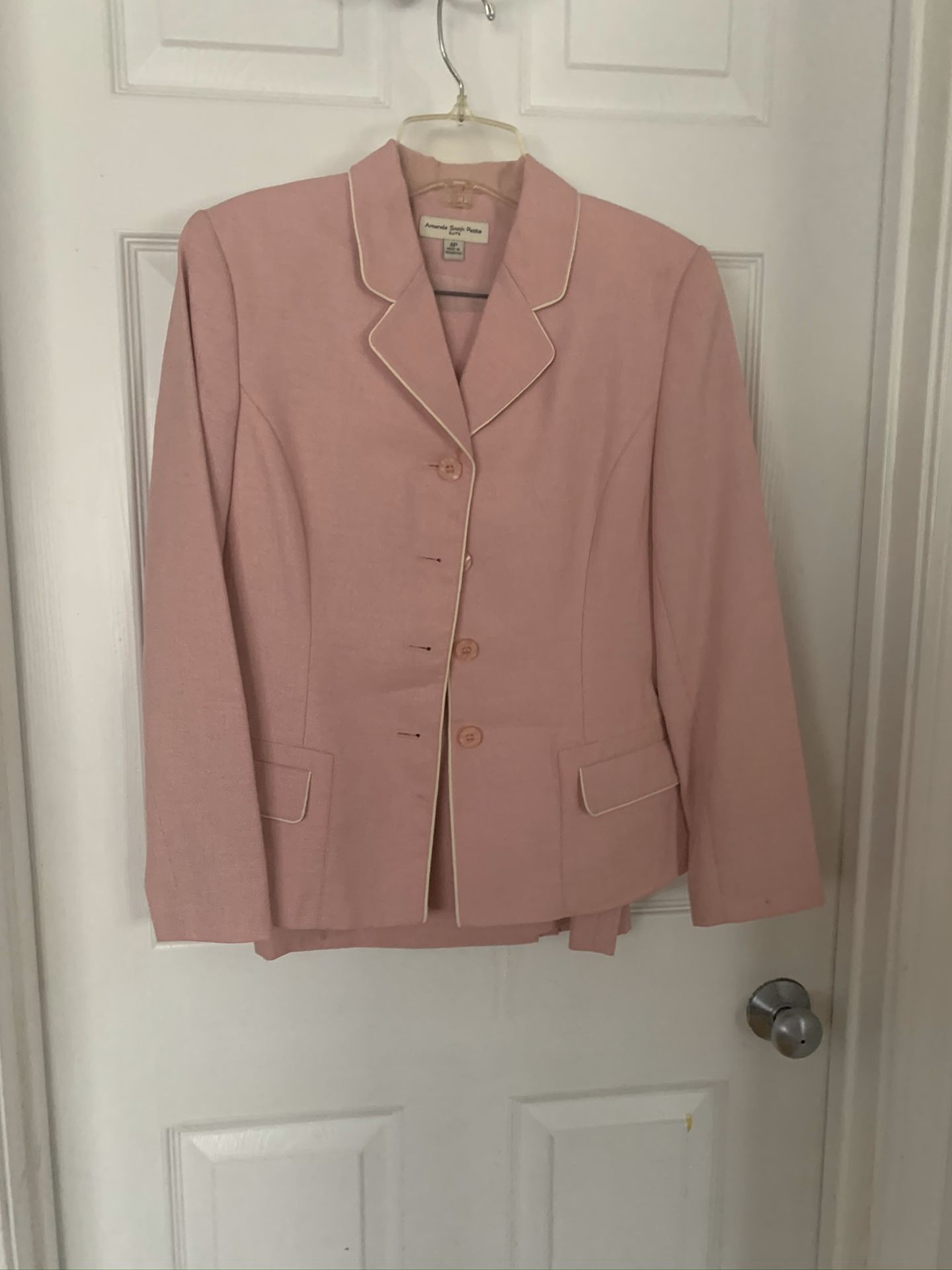 New Light pink business suit, size 4p