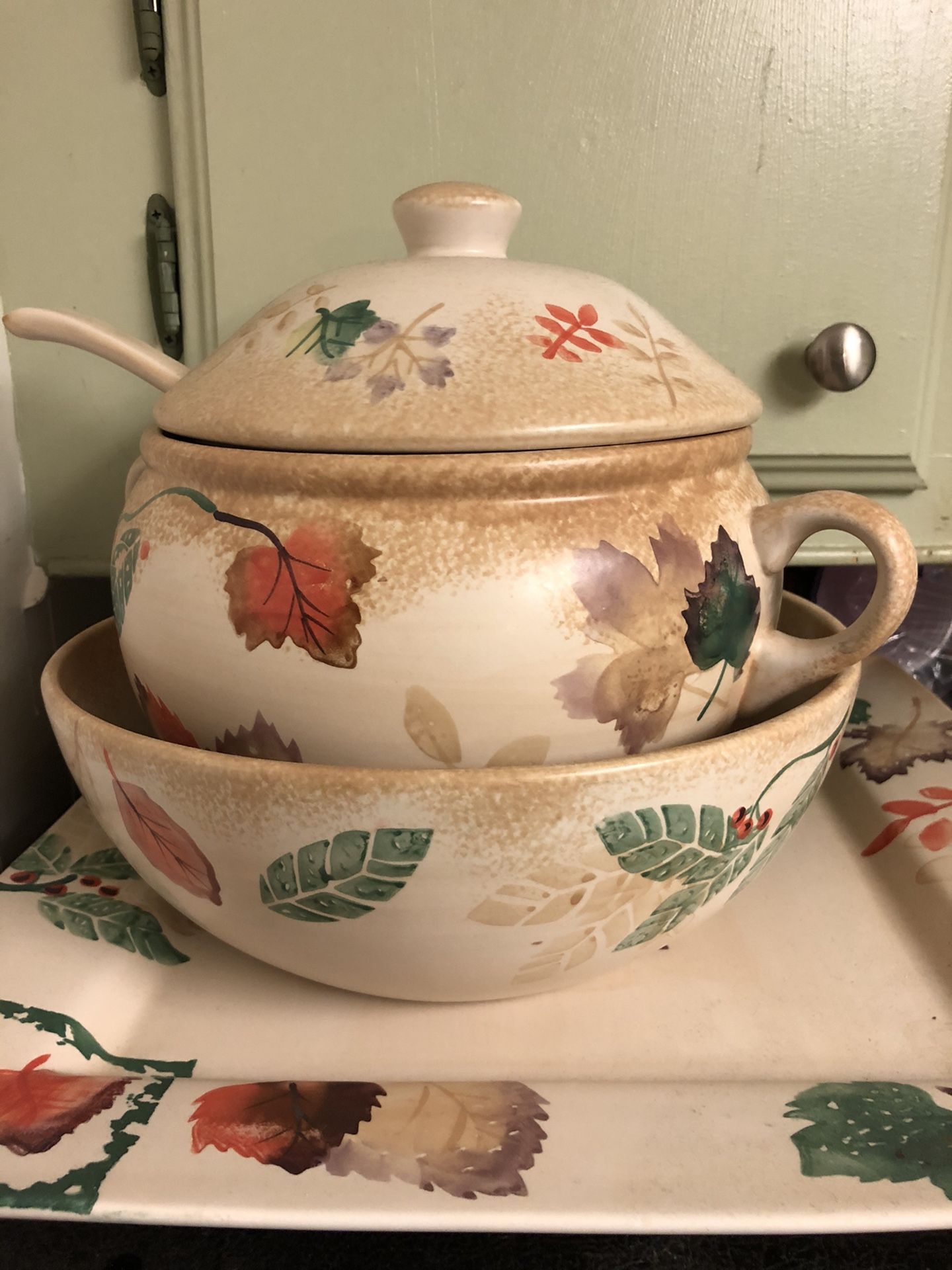 Soup Tureen 3 piece set