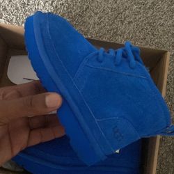 10 C Ugg Boots 40$