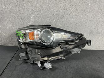 2014-2015-2016 LEXUS IS IS300 RIGHT HEADLIGHT OEM USED