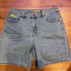 Empyre Womens Shorts Size 16