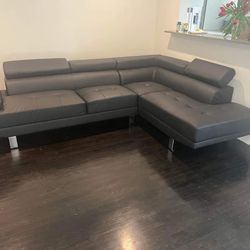 New Black Sectional Couch ! Free Delivery 🚚 ! Financing Available  !