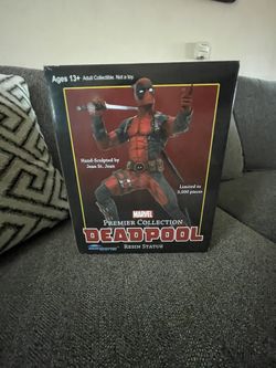 DIAMOND SELECT TOYS Marvel Premier Collection