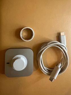 Oura Ring with Charger and USB-C Cable