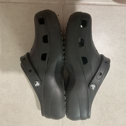 Women Crocs SIZE 11W