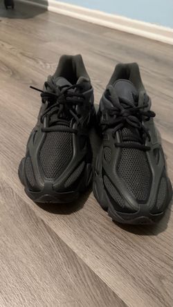 New balance 9060x men size 11”