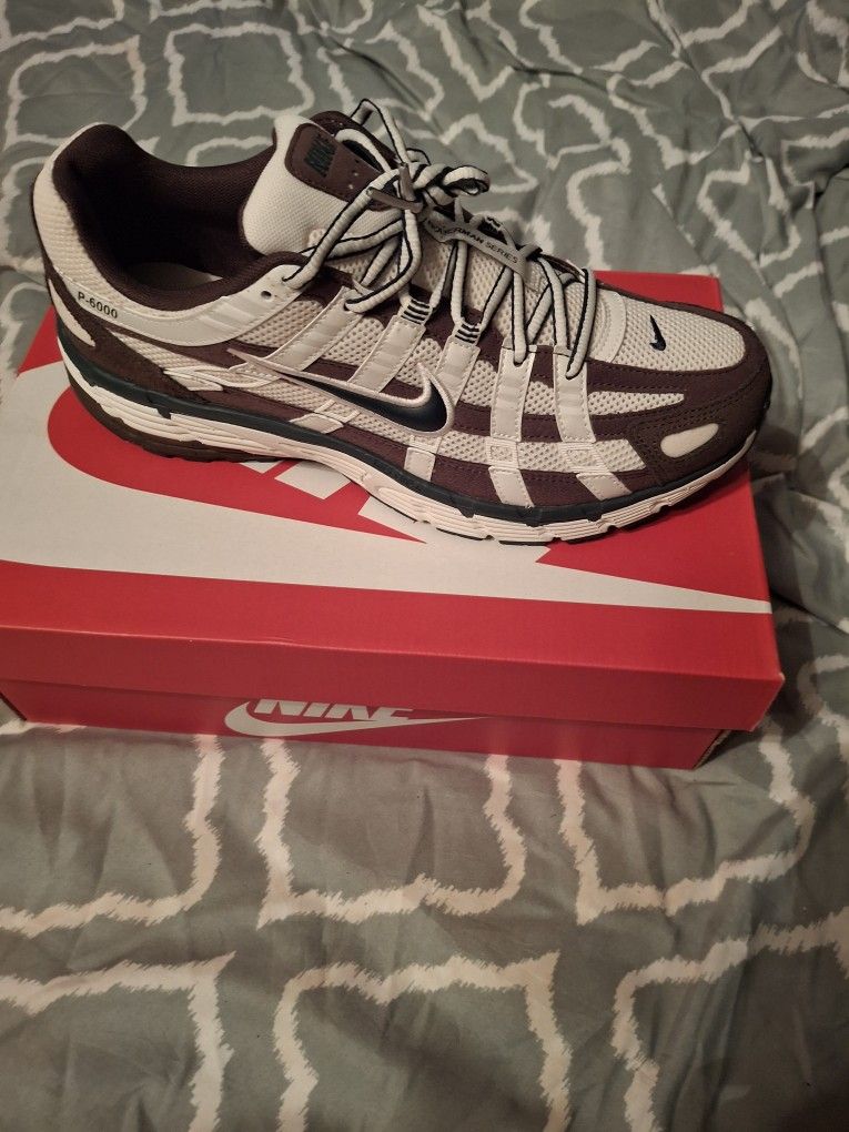 Brand New Unisex Women's Size 12 Mens Size 10.5