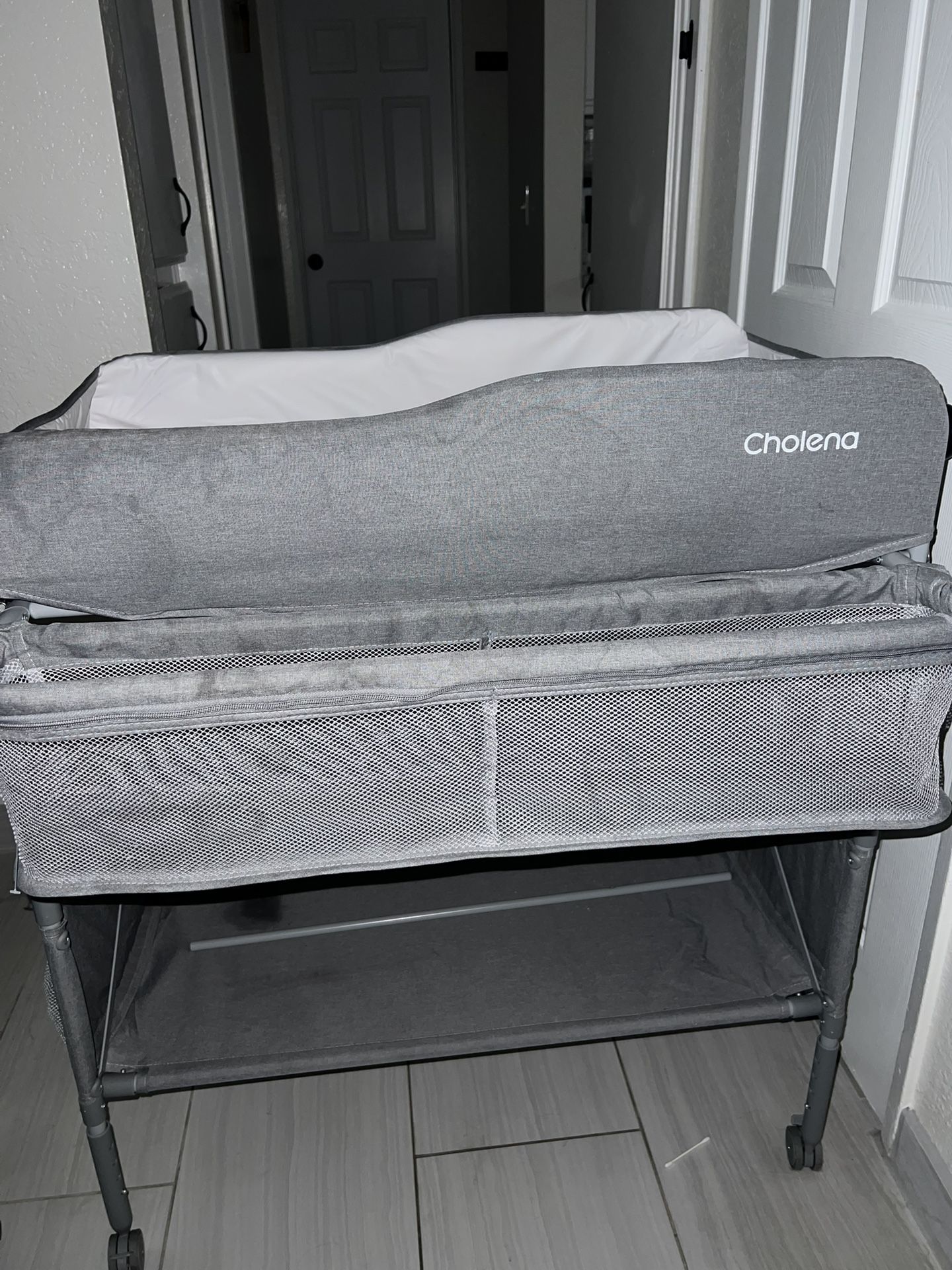 Diaper Changing Table W/diaper Holder And Space