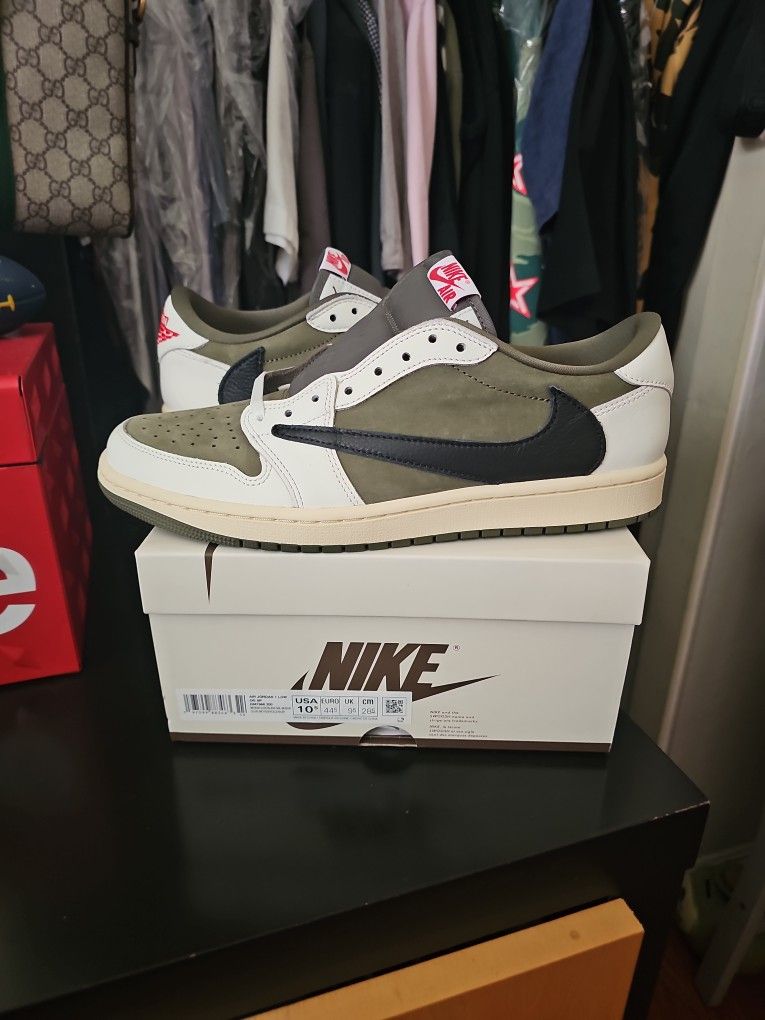 AIR JORDAN LOW TRAVIS SCOTT