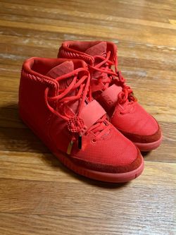 Nike Yeezy 2 Red October size 9.5