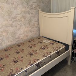 Twin Size Frame with Mattress 