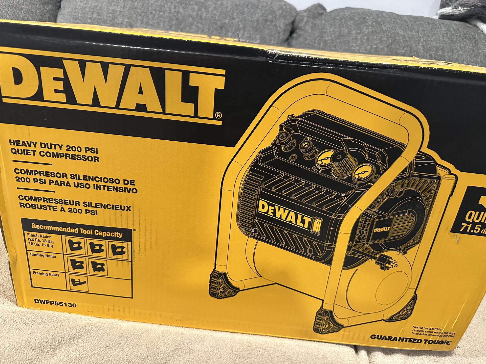 Dewalt 2.5 Gallon Compressor