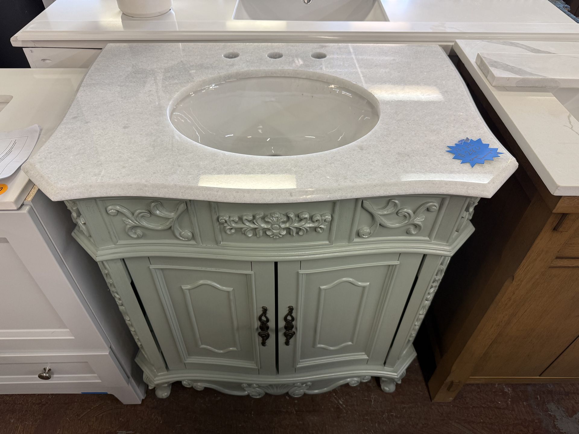 Winslow 33 in. W x 22 in. D x 35 in. H Single Sink Freestanding Bath Vanity in