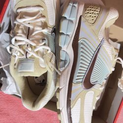 Size 10 Nike Zoom Vomero New 