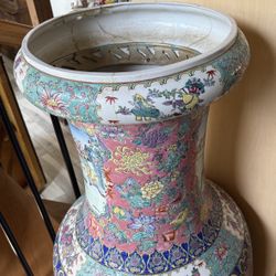 5 ft Chinese Vase 