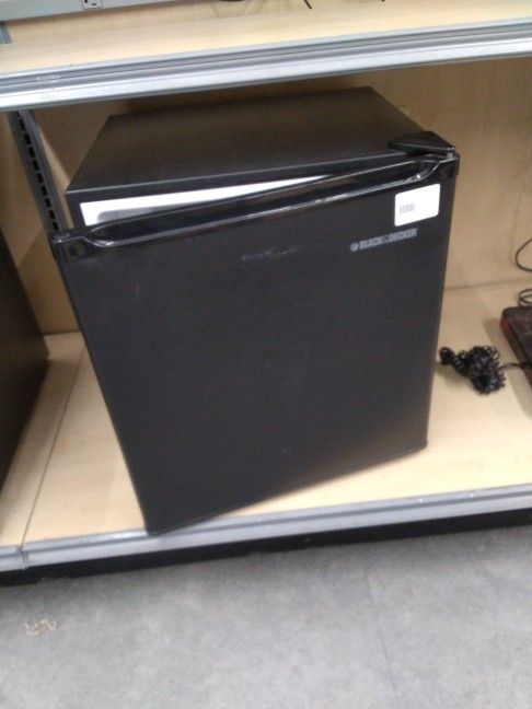 Mini Fridge. - Black&Decker