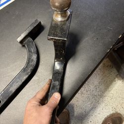 1 1/4 Inch Hitch.   2” Ball Included. 