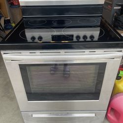 5 Range. Electric Stove 