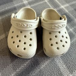 Crocs 5c $15