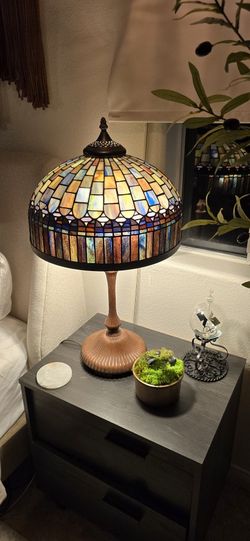 Vintage Quoizel Stained Glass Table Lamp - Blue/Green