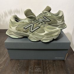 New Balance Sneakers