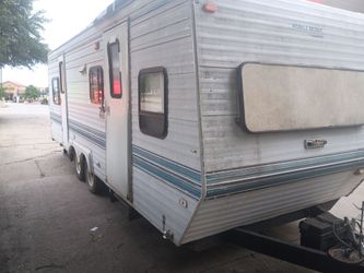 BUMPER PULL CAMPER! CLEAR CLEAN TITLE! SELLING CHEAP! COME GET IT BEFORE IT'S GONE! NO SCAMS! CAN DELIVER! ASKING $2000 FIRM