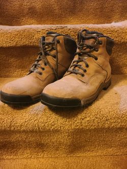 Piar Of Lightly Used Men's  Rockport Boots.