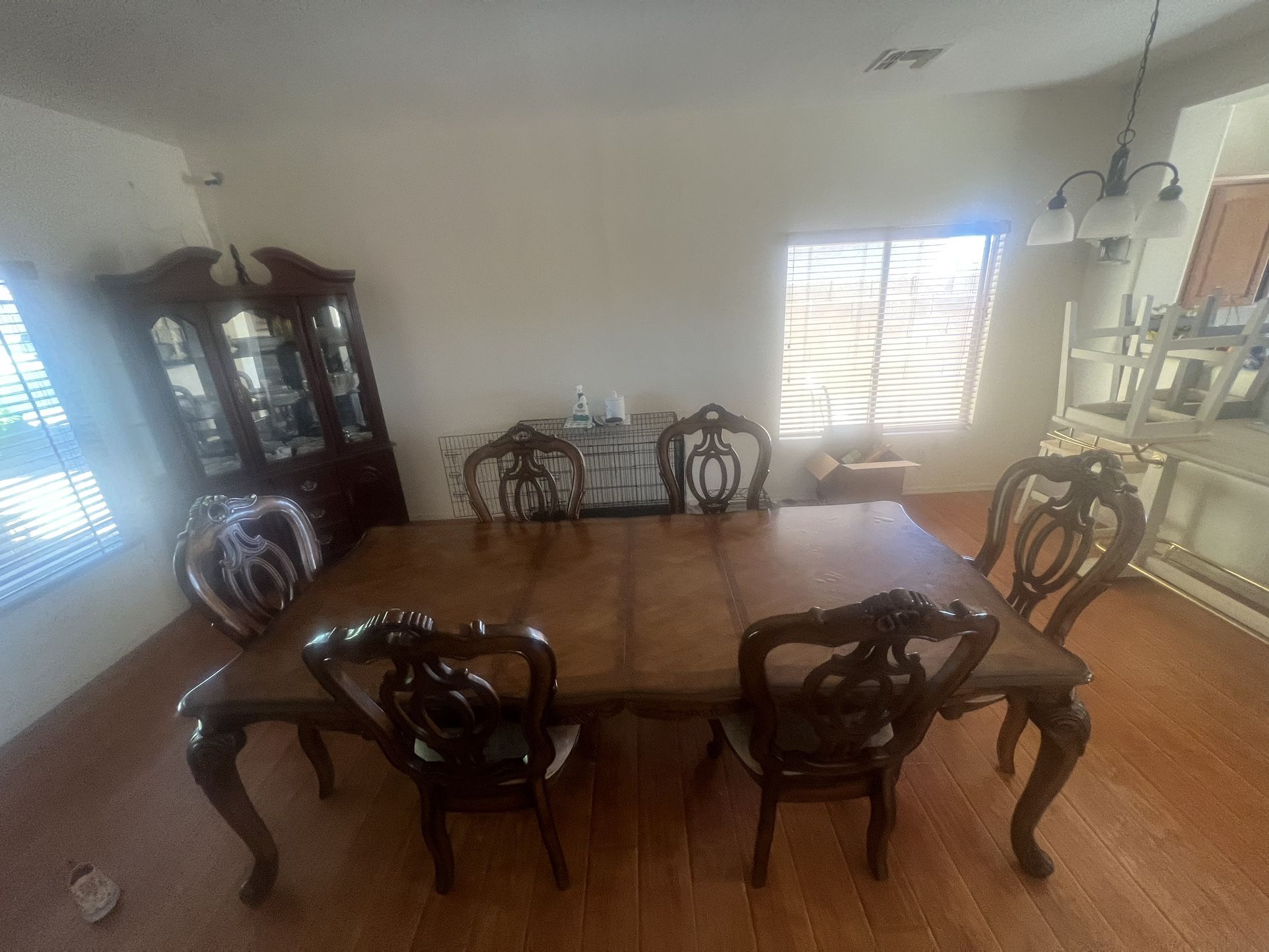 China Cabinet And Dinner Table 