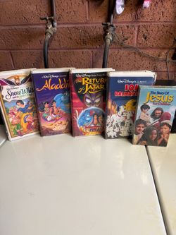 Lot of 5 VHS Tapes Disney Classics great condition
