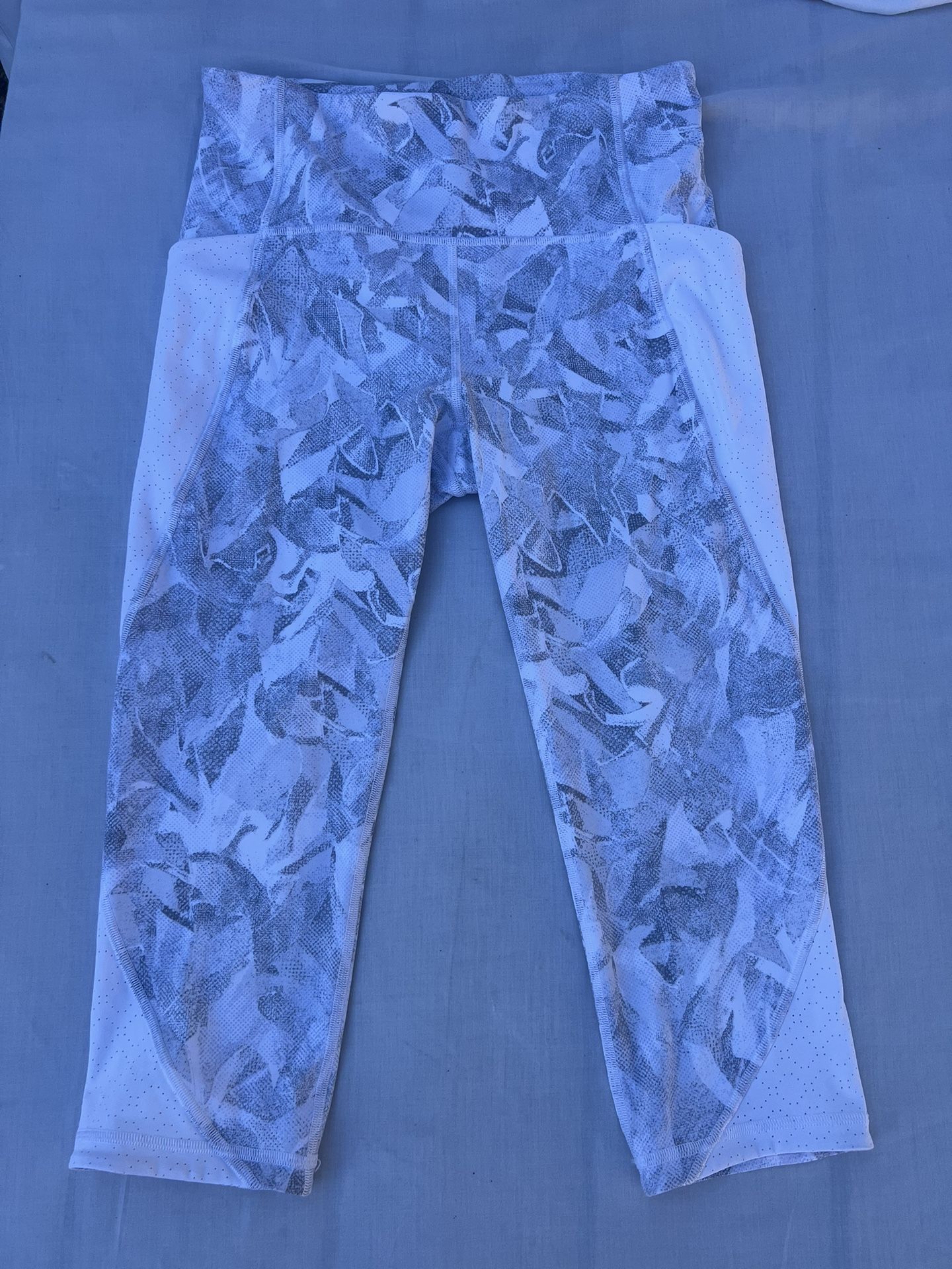 Lululemon Crop Leggings, White/Gray, Size 8,  New