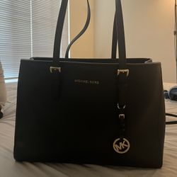 Michael Kors - Laptop Purse