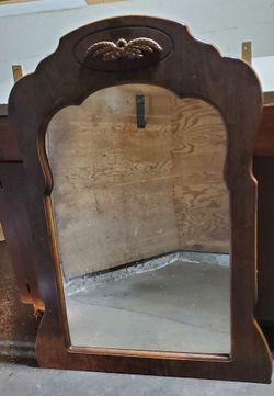 Free vanity mirror