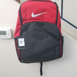 NIKE XL BACKPACK BAG PADDED BACK 1831 CUBIC INCH RED AND BLACK NEW
