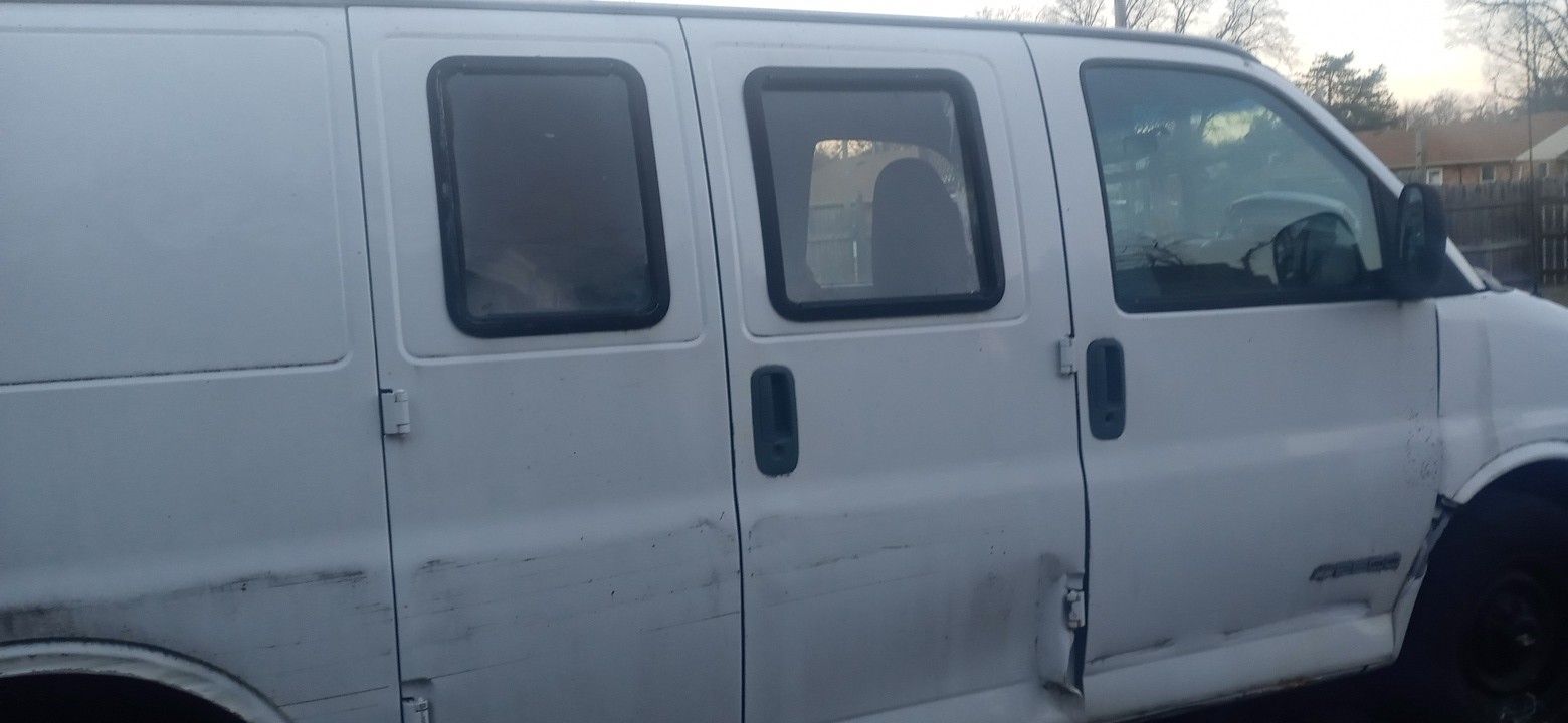 2001 Chevy Van 2500