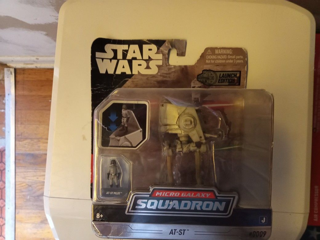 Star wars Limited Edition ATST Figure 