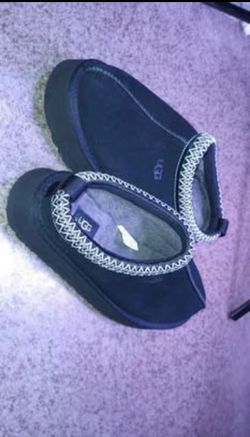 UGGs Tasman 2 (NEW) Size 8 Womans 