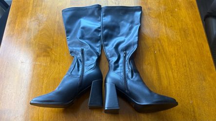 Vinyl boots size 8 1/2