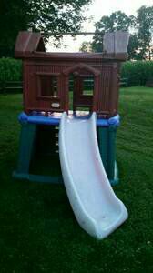 Little Tikes Timbertop Treehouse/Slide