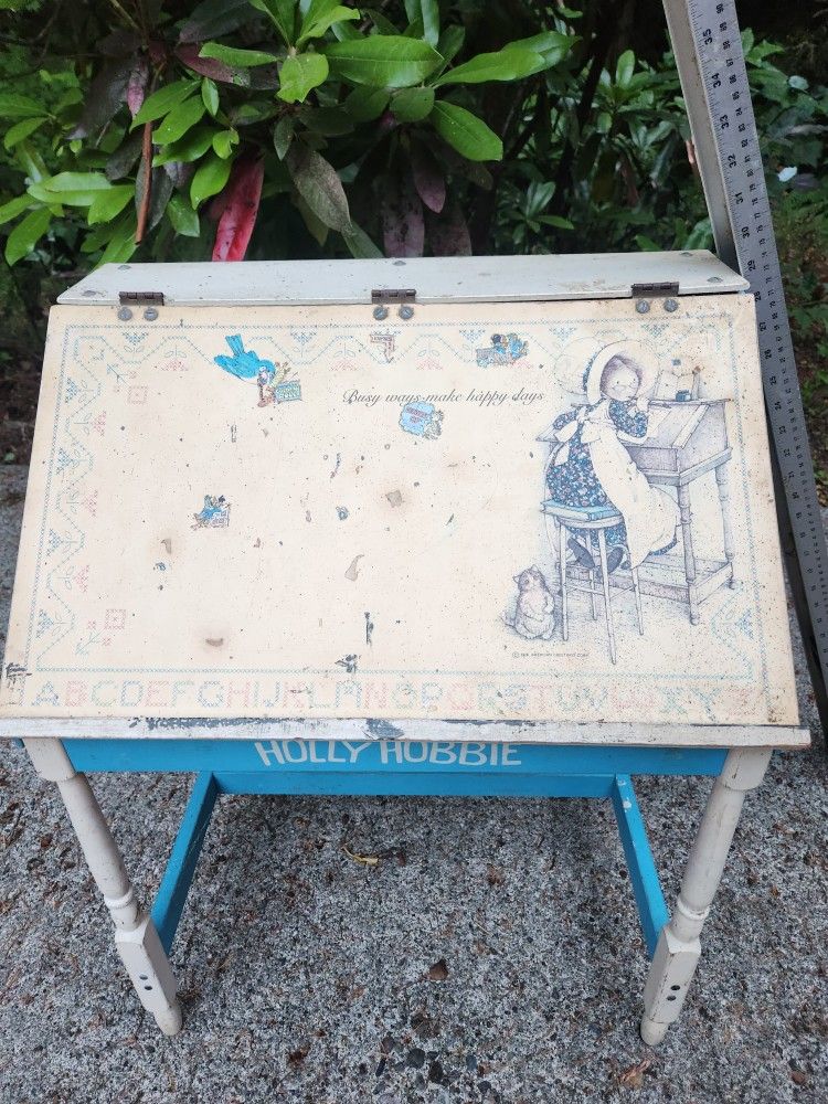 Holly Hobbie Desk