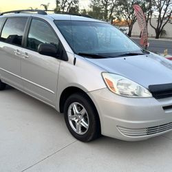 2004 Toyota Sienna