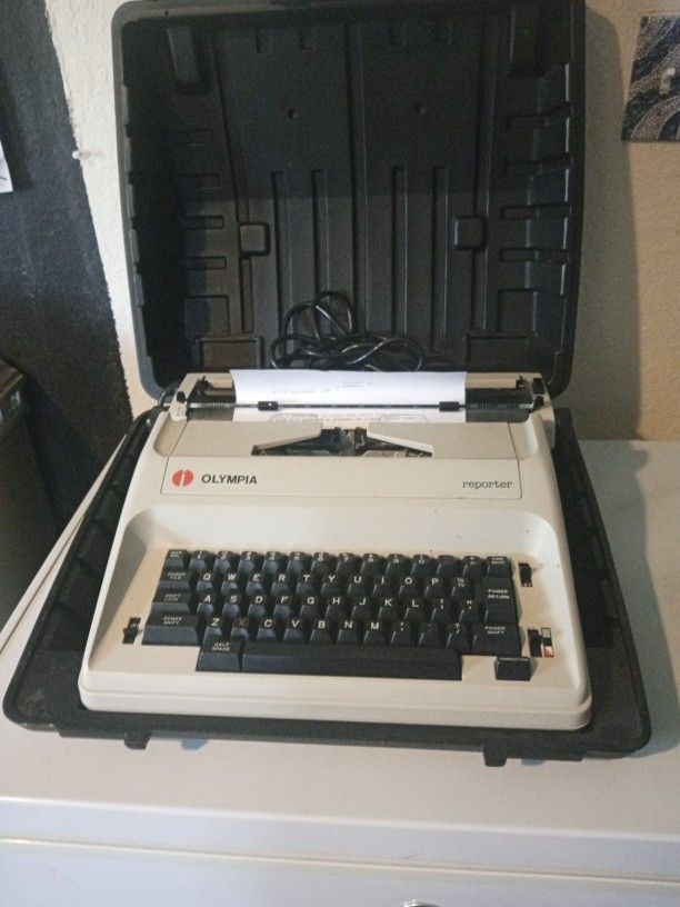 New Type Writer Has Ink Cartridges..