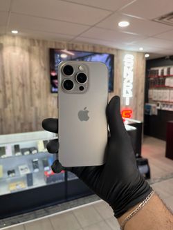 Apple iPhone 15 Pro 256 GB - Titanium (Unlocked) + Warranty