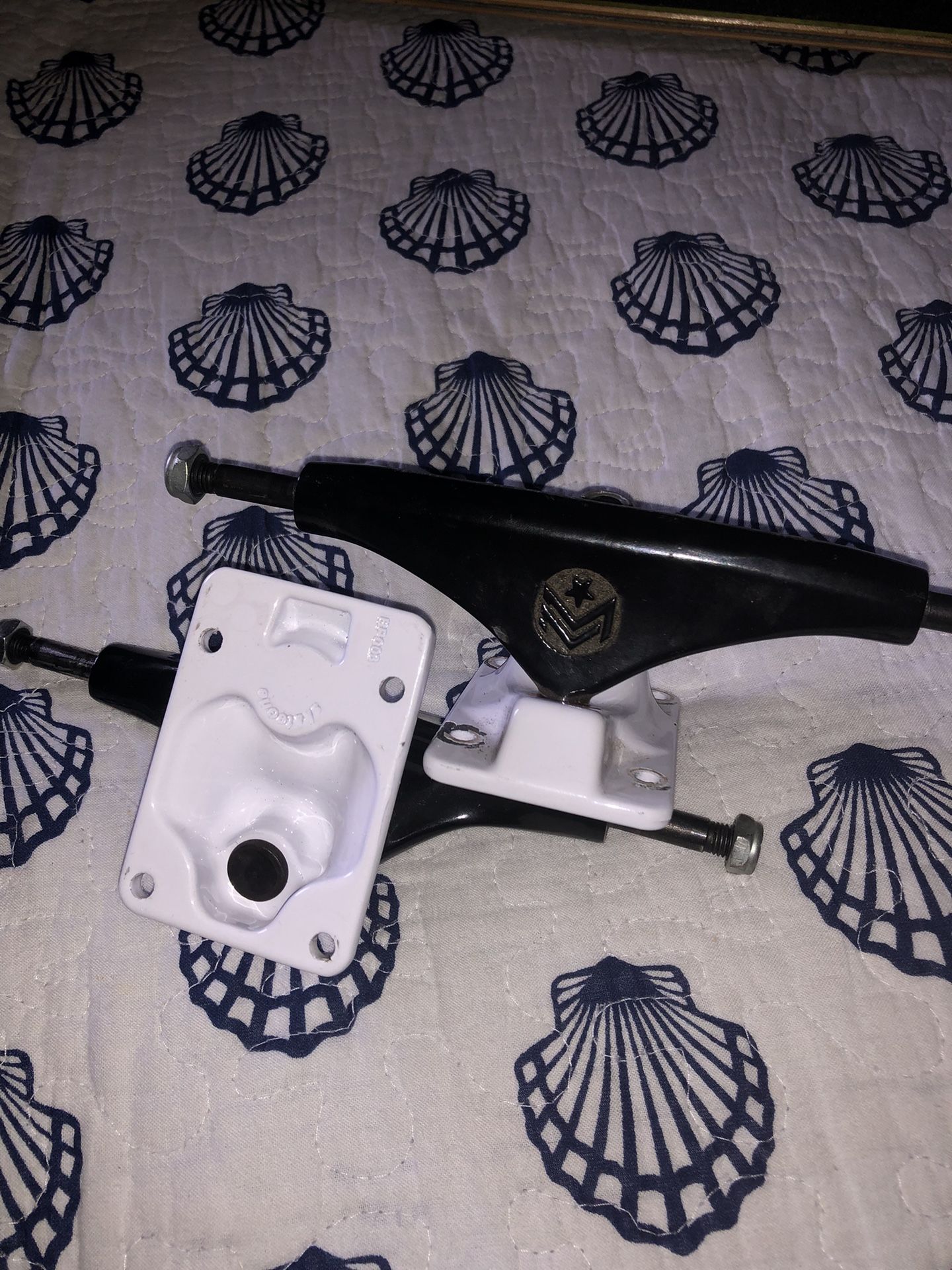 Skateboard Trucks