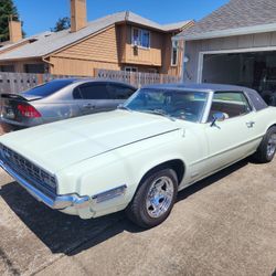 1968 Ford Thunderbird 