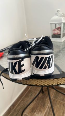 Men’s Soccer Nike Shoes Size 10 1/2